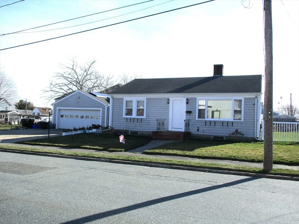 Unit for sale at 116 Stackhouse St, Dartmouth, MA 02748