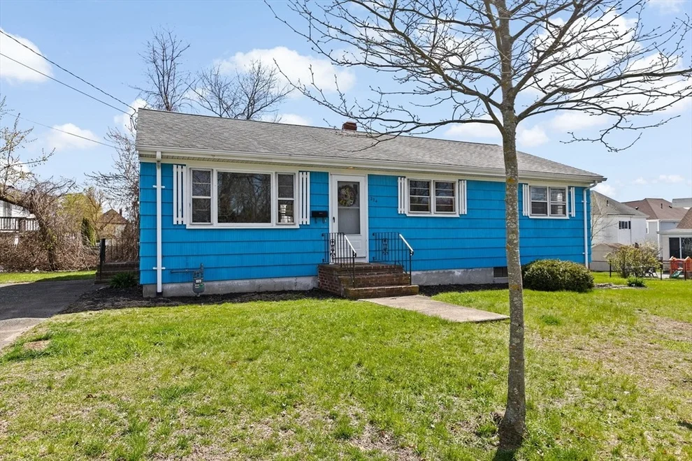 Unit for sale at 274 Irvington St, New Bedford, MA 02745