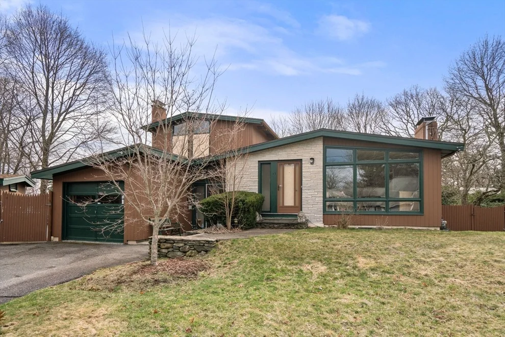 Unit for sale at 37 Hemlock St, Norwood, MA 02062