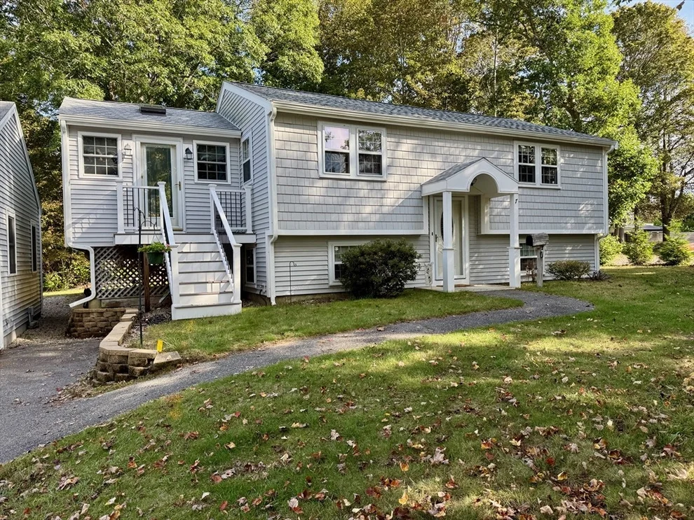 Unit for sale at 7 Chestnut St, Kingston, MA 02364