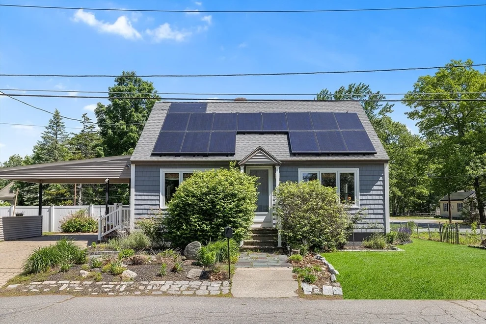 Unit for sale at 298 Spruce St, Leominster, MA 01453