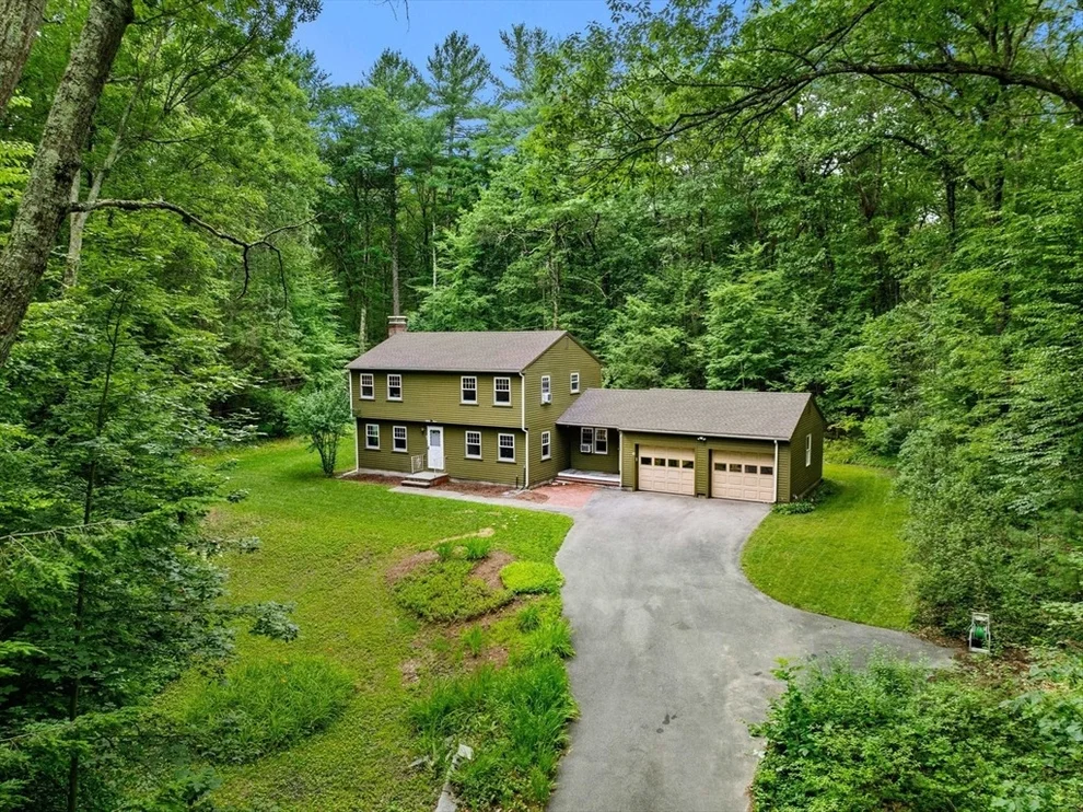 Unit for sale at 83 Hemlock Park Dr, Groton, MA 01450