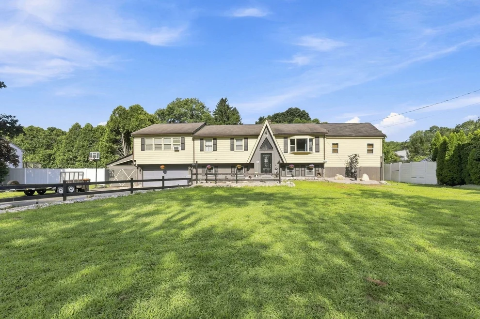 Unit for sale at 688 S West St, Agawam, MA 01030