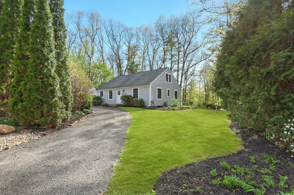 Unit for sale at 8 Birch Hill Rd, South Hadley, MA 01075