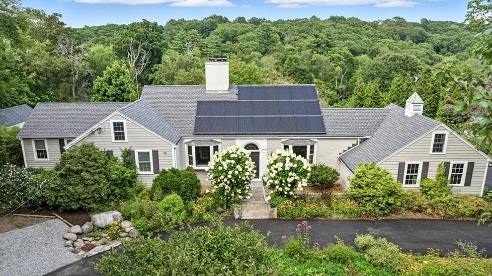 Unit for sale at 52 Wenham Road, Topsfield, MA 01983