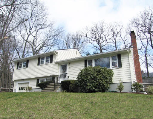 Unit for sale at 27 Lexington Rd, Wellesley, MA 02482