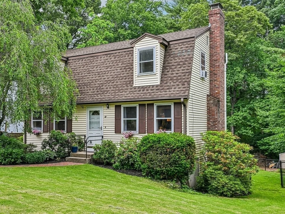 Unit for sale at 69 Gates St, Framingham, MA 01701