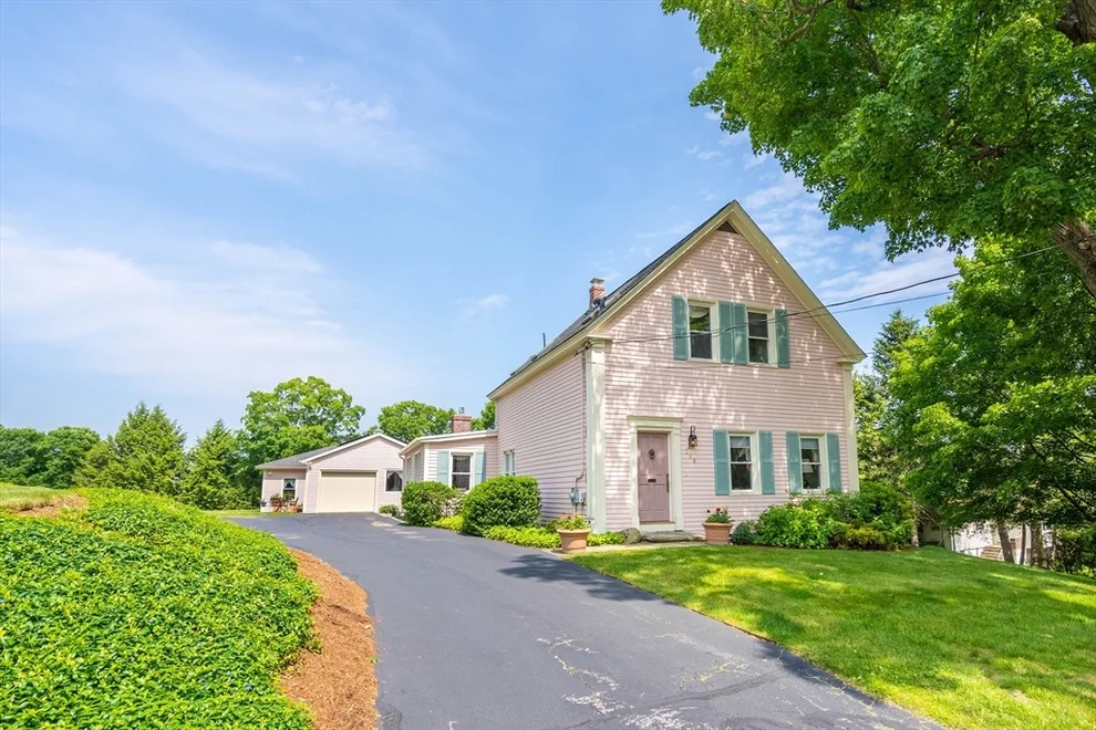 Unit for sale at 268 Mower St, Worcester, MA 01602