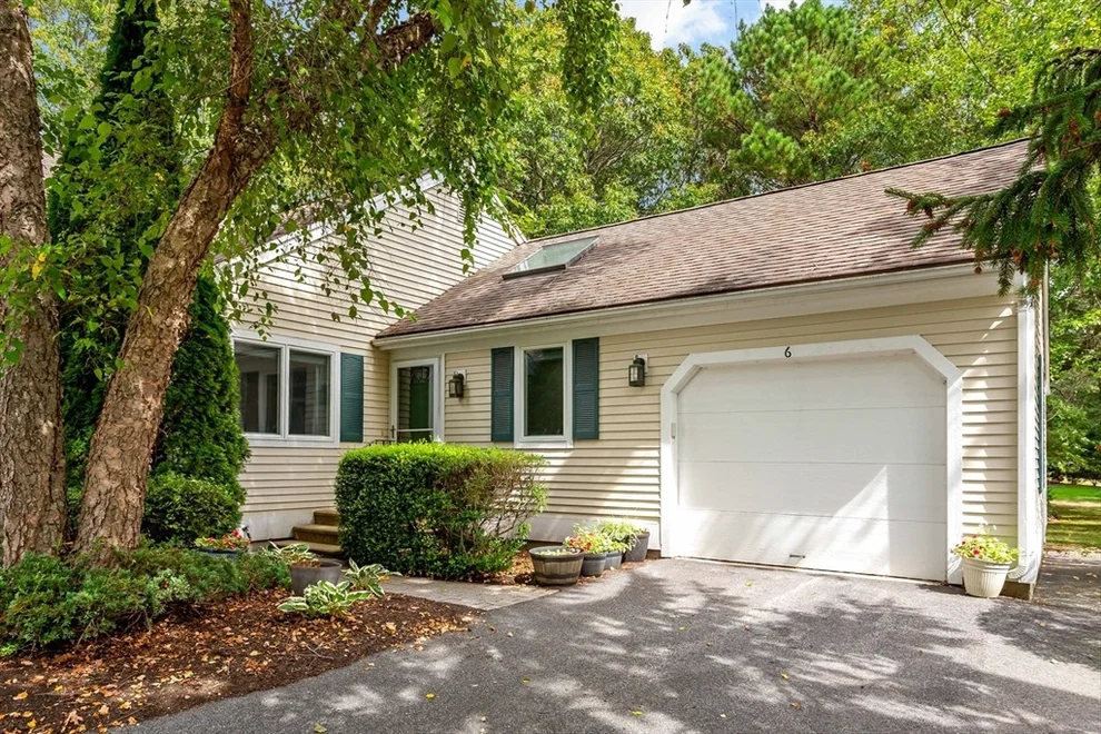 Unit for sale at 6 Friendship Ct, Mashpee, MA 02649