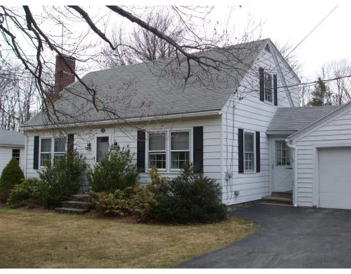 Unit for sale at 282 Pleasant St, Paxton, MA 01612
