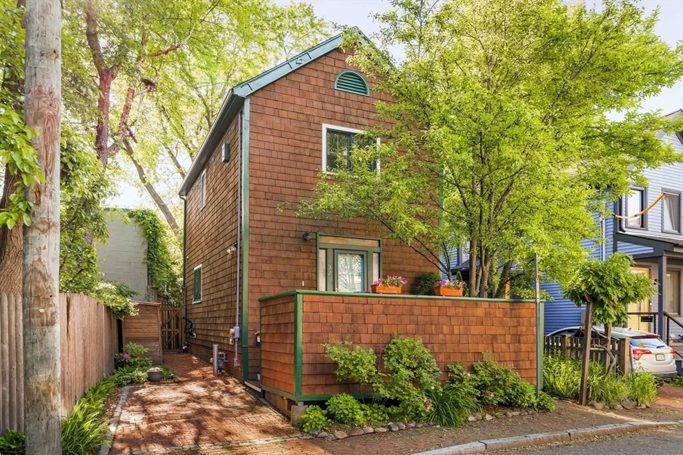 Unit for sale at 32 Bellis Circle, Cambridge, MA 02140