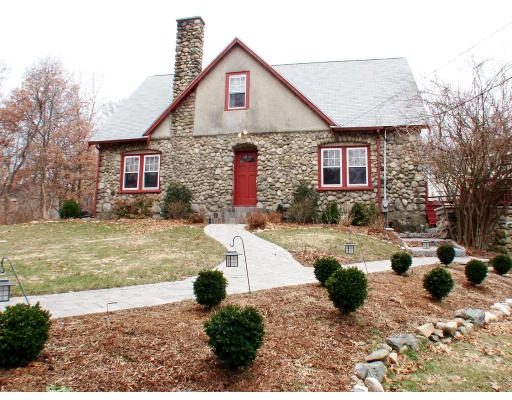 Unit for sale at 16 Milan Ave, Woburn, MA 01801
