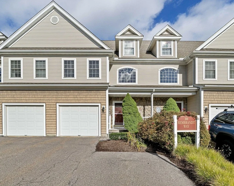 Unit for sale at 305 Rembrandt Way, Abington, MA 02351