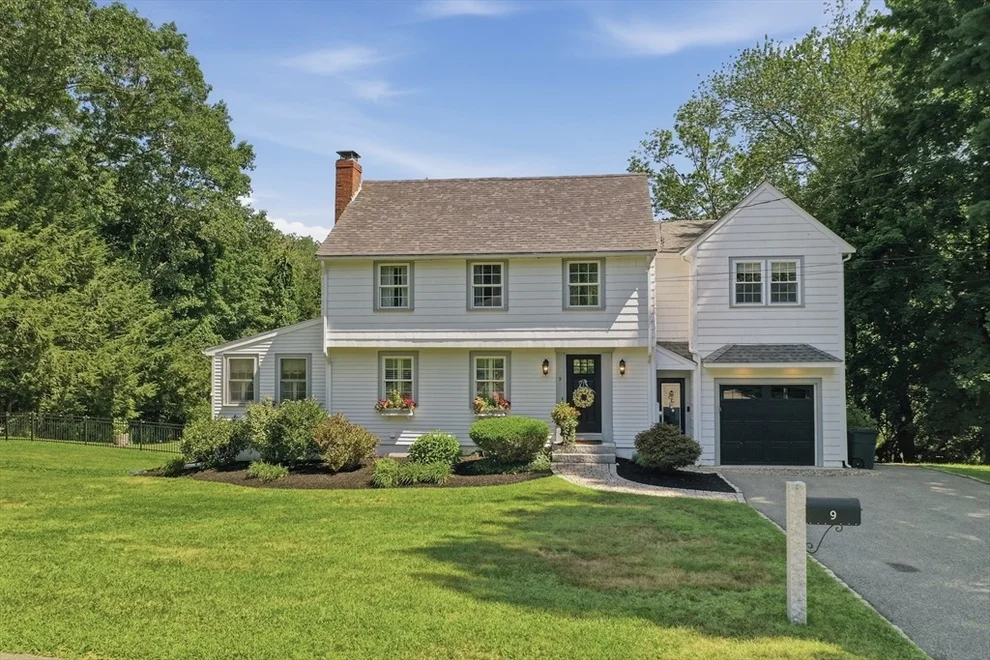 Unit for sale at 9 Tapley Rd, Lynnfield, MA 01940