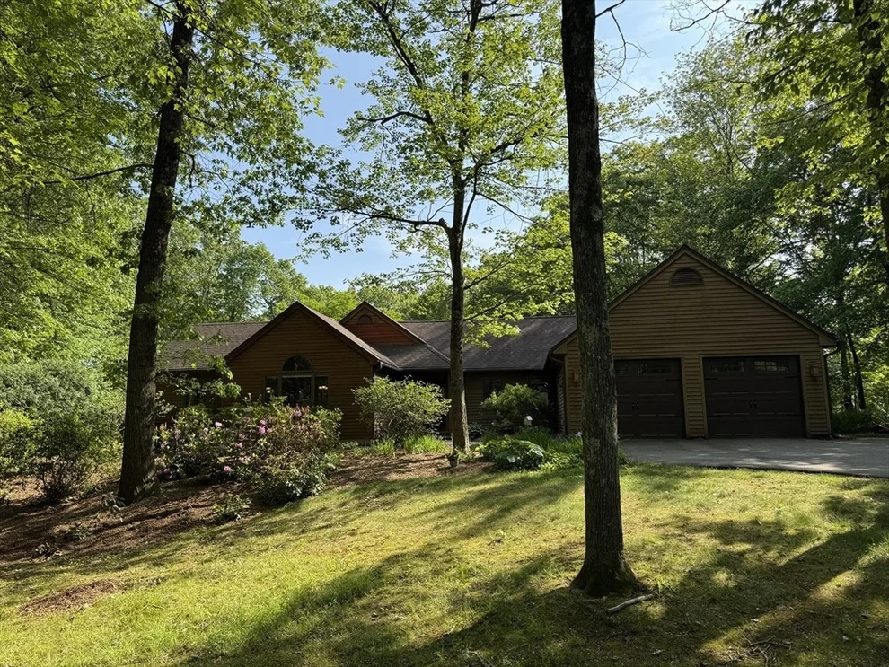 Unit for sale at 131 Sandgully Rd North, Deerfield, MA 01373