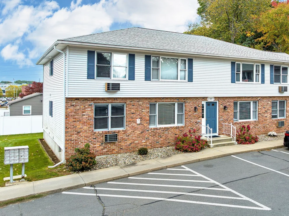Unit for sale at 149 Dale St, Chicopee, MA 01020