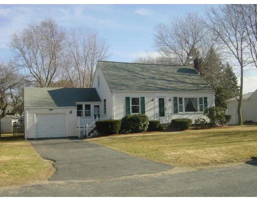 Unit for sale at 9 Remsen Ave, Medfield, MA 02052