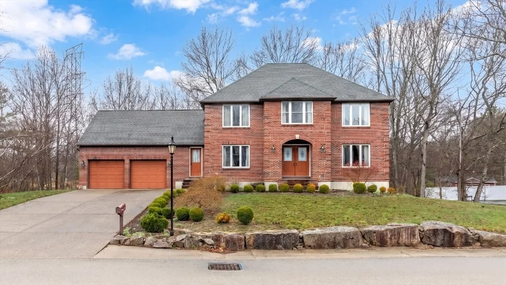Unit for sale at 20 Teaberry Ln, Braintree, MA 02184