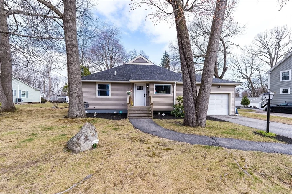 Unit for sale at 38 Hapgood Rd, Worcester, MA 01605