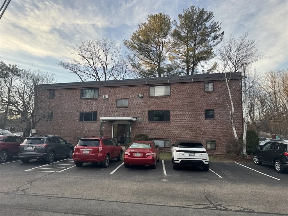 Unit for sale at 81 Nicholas Rd, Framingham, MA 01701