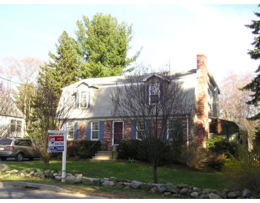 Unit for sale at 148 Walnut Street, Reading, MA 01867