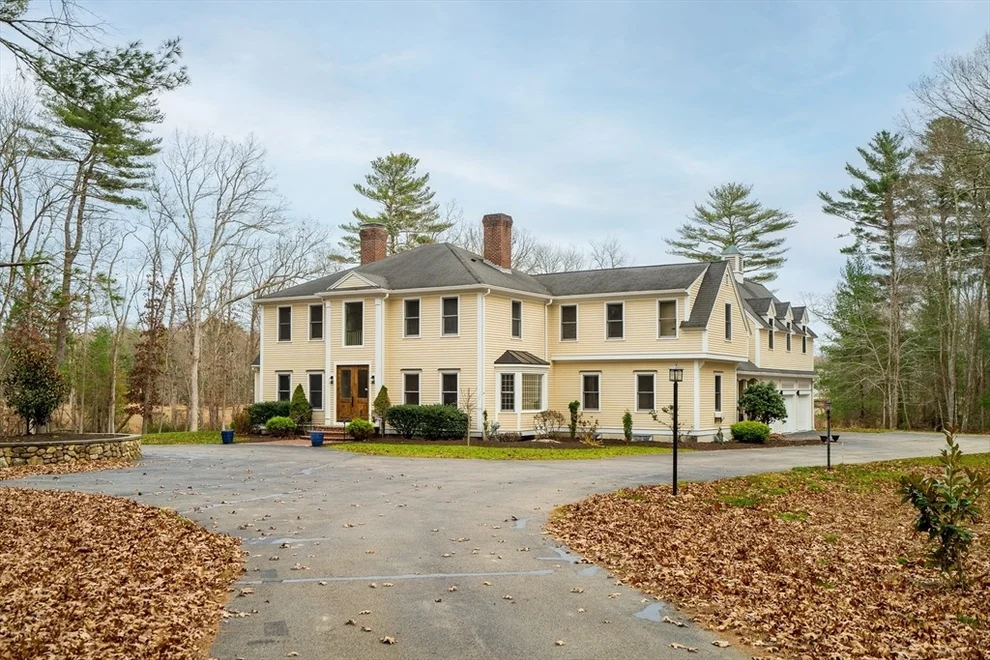 Unit for sale at 17 Arrowhead Drive, Norwell, MA 02061
