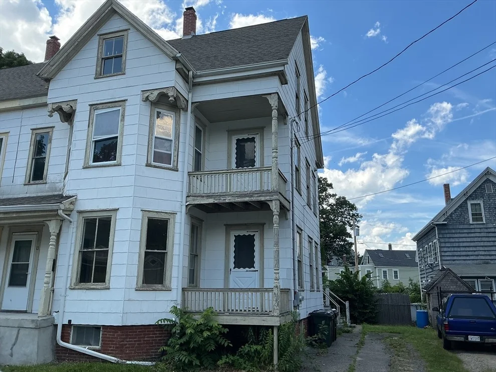 Unit for sale at 13 Pearl St, Amesbury, MA 01913