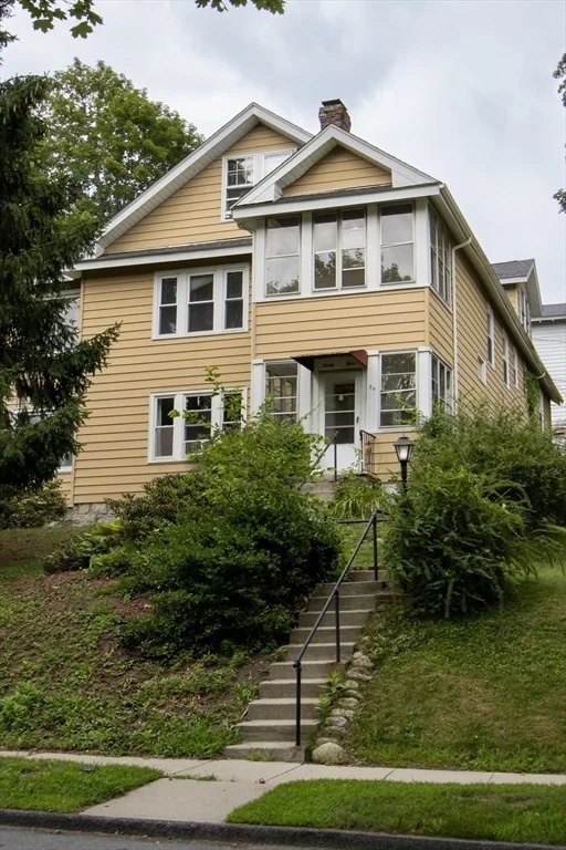 Unit for sale at 34 Morningside Rd, Worcester, MA 01602