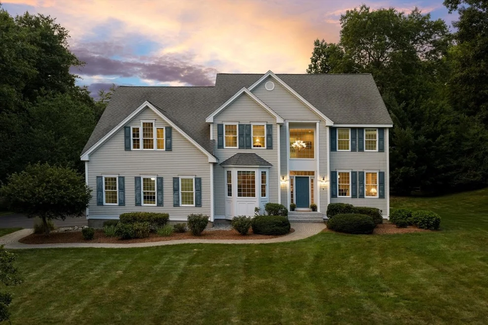 Unit for sale at 8 Trailside Way, Westford, MA 01886