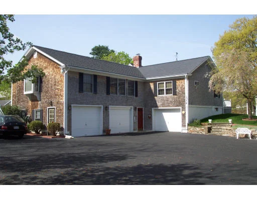 Unit for sale at 139 North Quinsigamond Ave, Shrewsbury, MA 01545