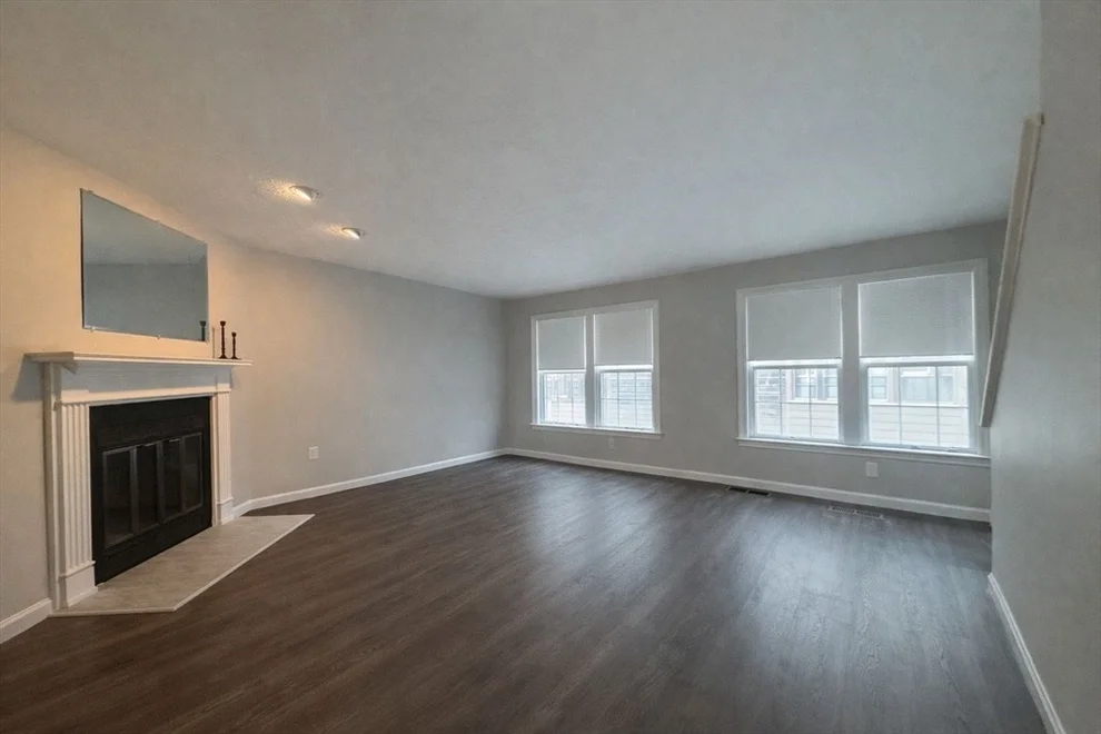 Unit for sale at 128 Heritage Dr, Tewksbury, MA 01876