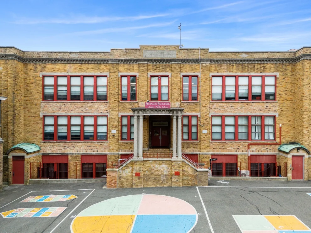 Unit for sale at 21 Notre Dame Avenue, Cambridge, MA 02140