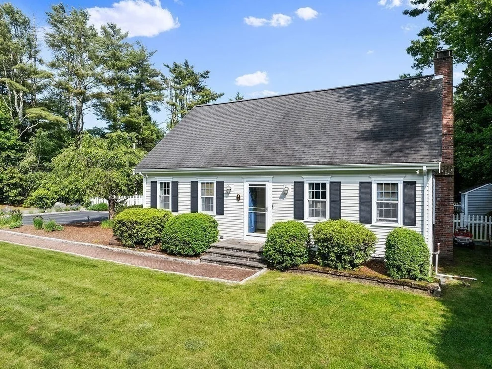 Unit for sale at 16 Raymond St, Dartmouth, MA 02748