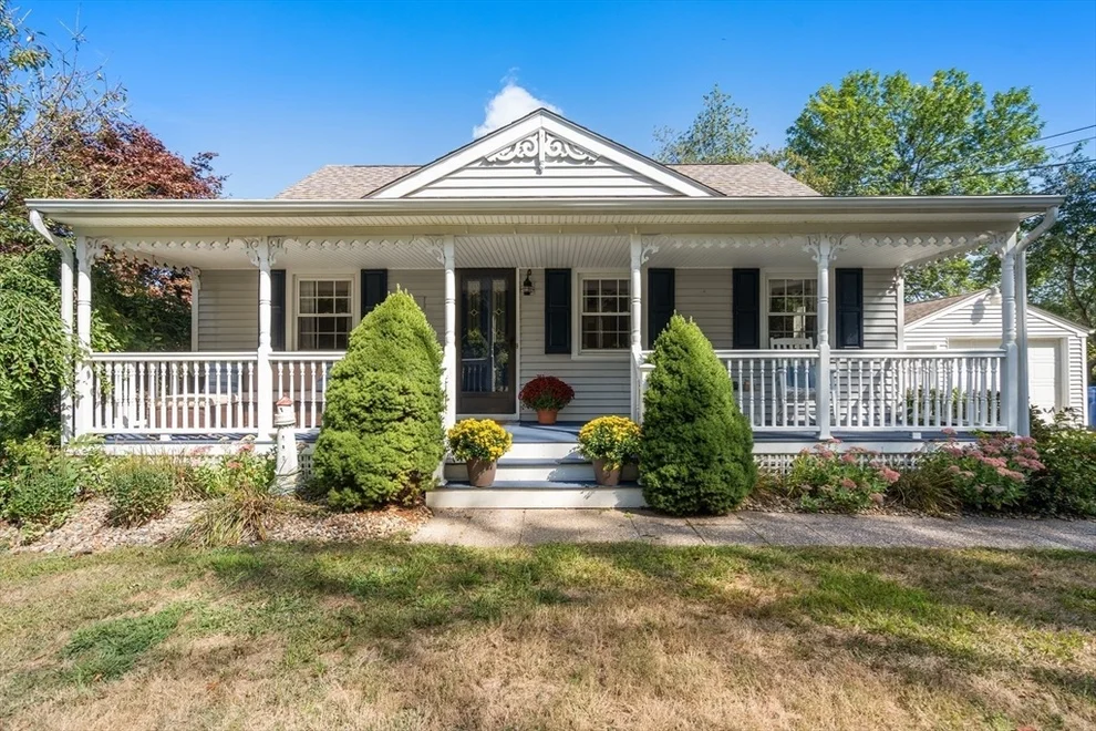 Unit for sale at 282 Cushman Rd, Rochester, MA 02770