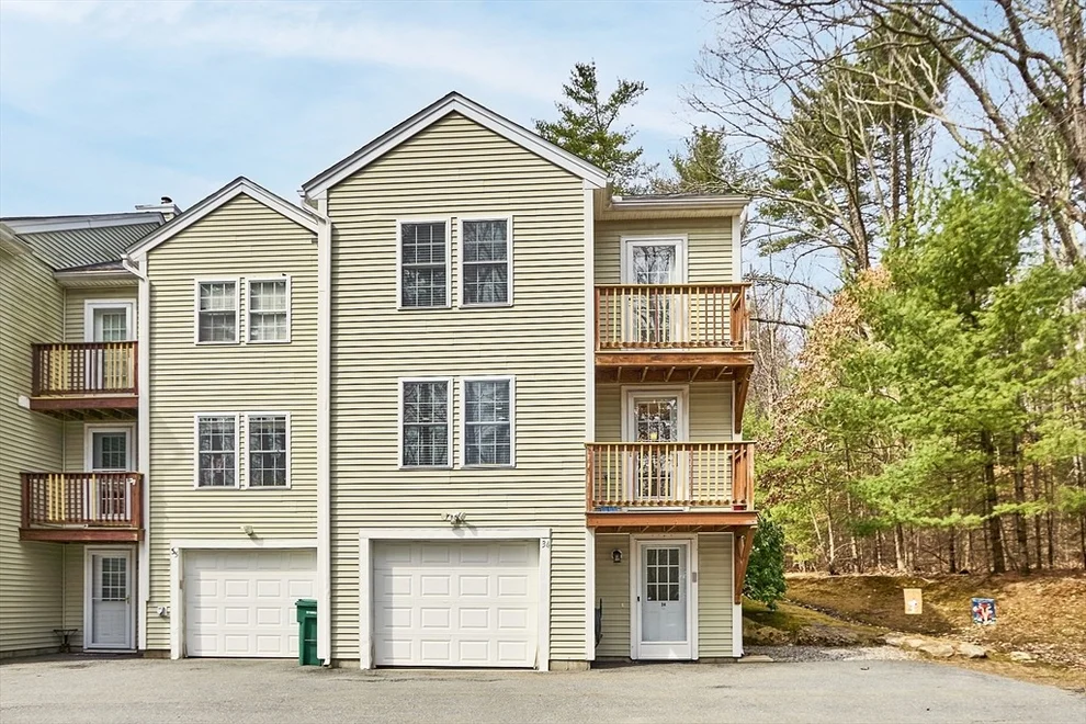 Unit for sale at 34 W Meadow Estates Dr, Townsend, MA 01474