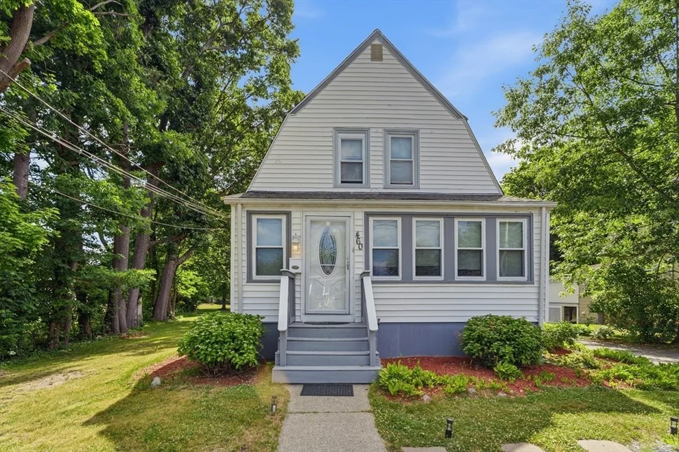 Unit for sale at 460 Salem St, Rockland, MA 02370