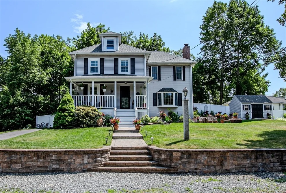 Unit for sale at 3 Topping Rd, Andover, MA 01810