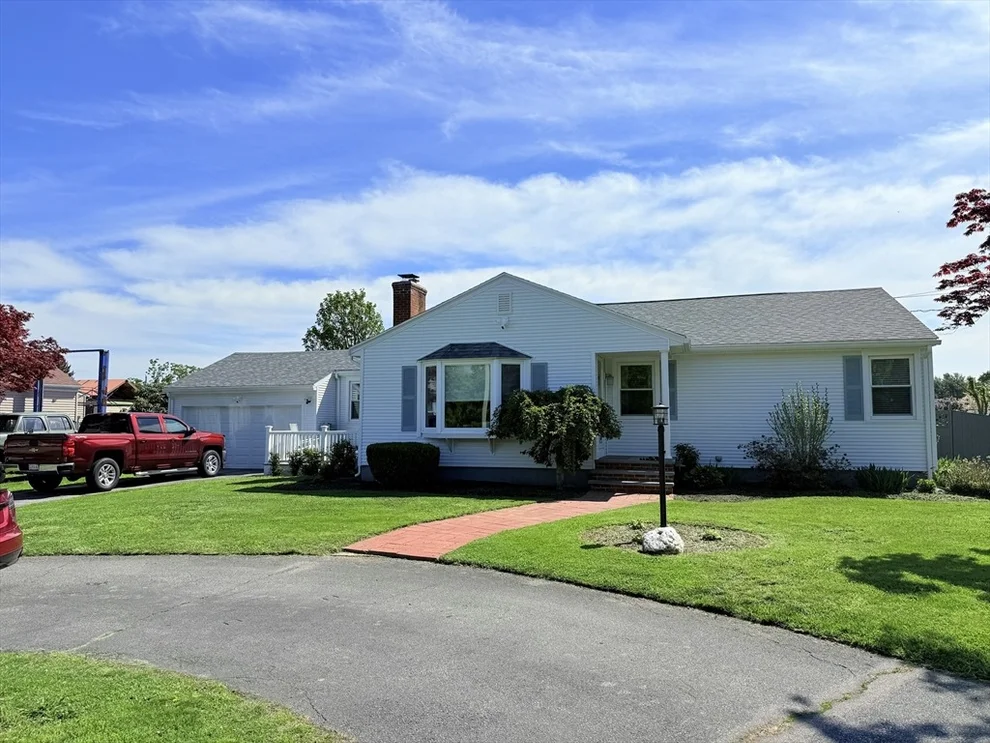 Unit for sale at 73 Maple Ave, Swansea, MA 02777
