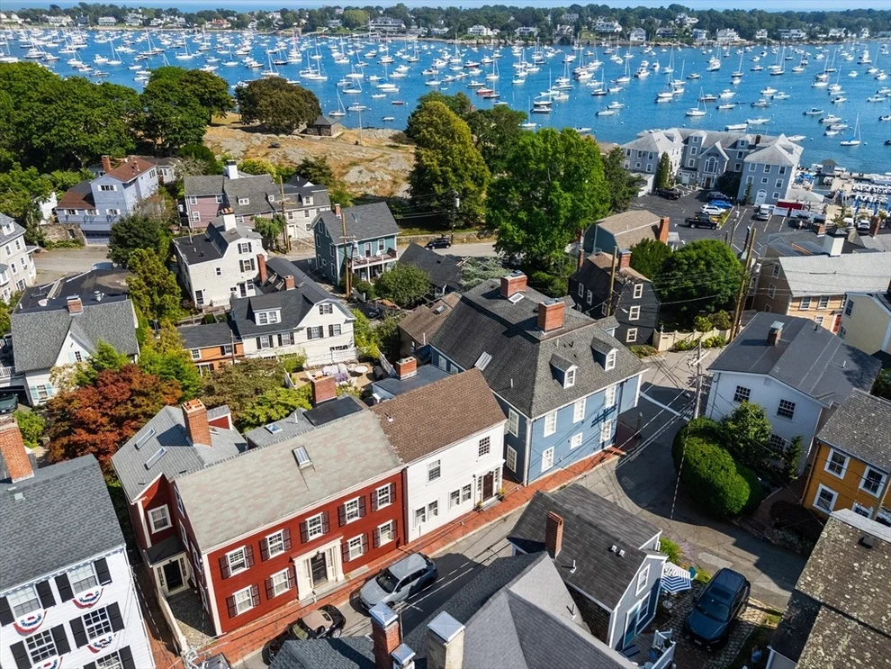 Unit for sale at 14 Hooper St, Marblehead, MA 01945