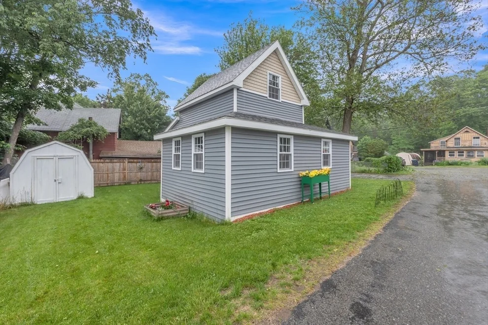 Unit for sale at 21 Myrtle Ave, Sterling, MA 01564