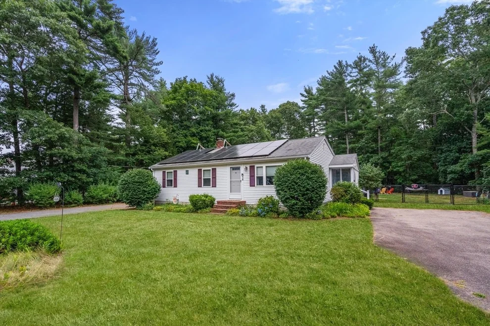 Unit for sale at 10 Hawthorne St, Kingston, MA 02364