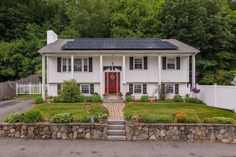 Unit for sale at 14 West Winkley St, Amesbury, MA 01913