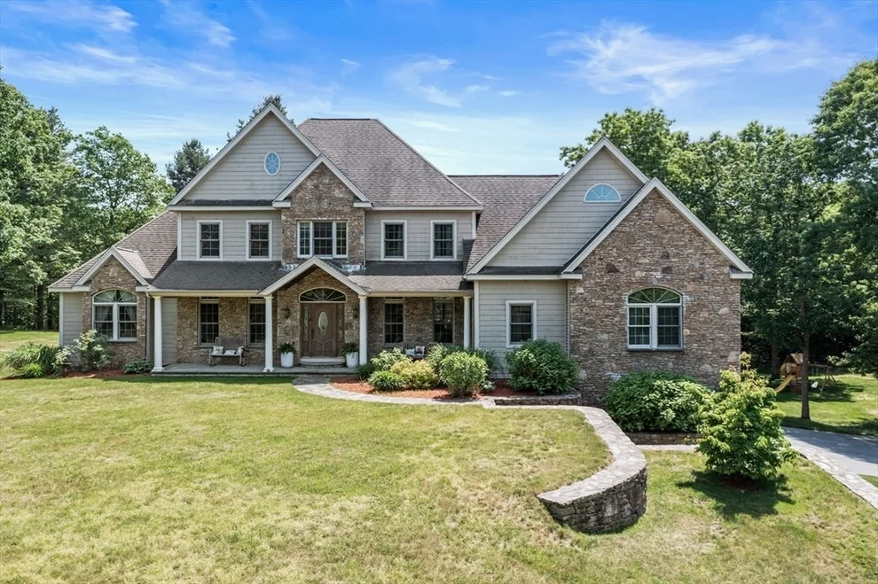 Unit for sale at 772 Nw Main St, Douglas, MA 01516