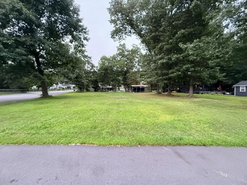 Unit for sale at 60 Wakefield Ave Webster Lake, Webster, MA 01570