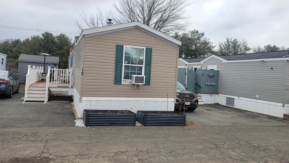 Unit for sale at 286 Newbury, Peabody, MA 01960