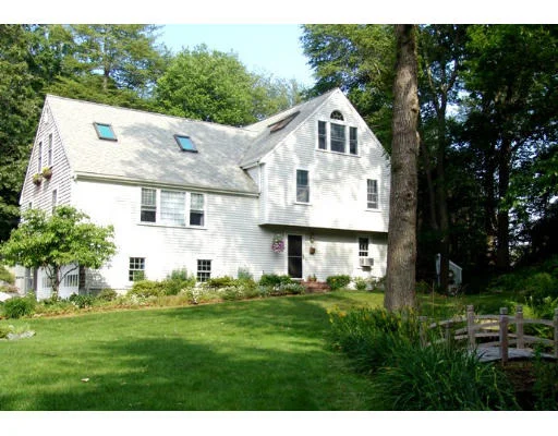 Unit for sale at 6 Blackberry Lane, Hingham, MA 02043