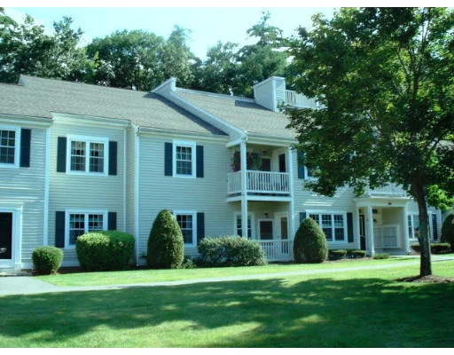 Unit for sale at 400 Brookside Dr, Andover, MA 01810