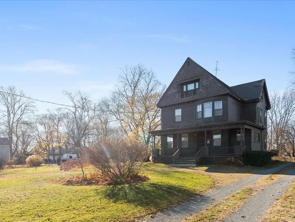 Unit for sale at 889 Gardners Neck Rd., Swansea, MA 02777