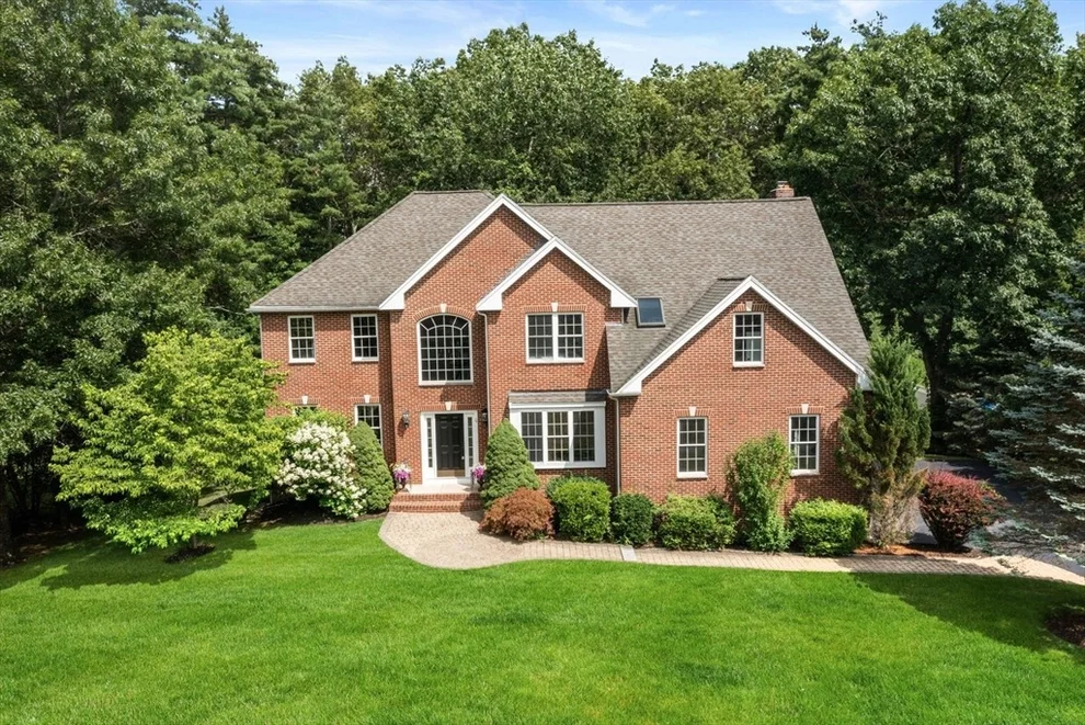 Unit for sale at 74 Grist Mill Rd, Littleton, MA 01460
