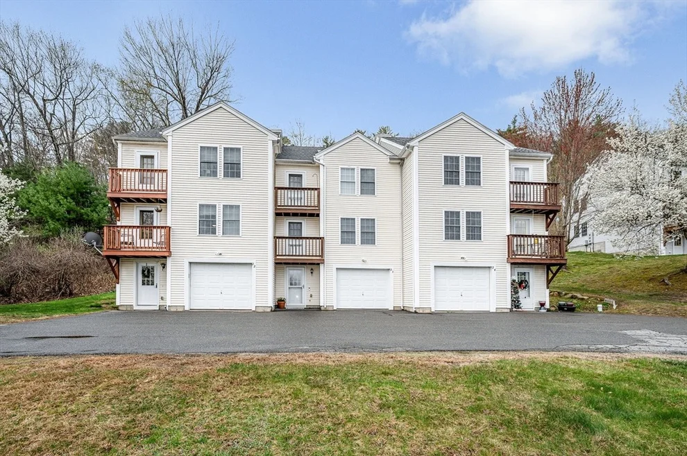 Unit for sale at 22 W Meadow Estates Dr, Townsend, MA 01474